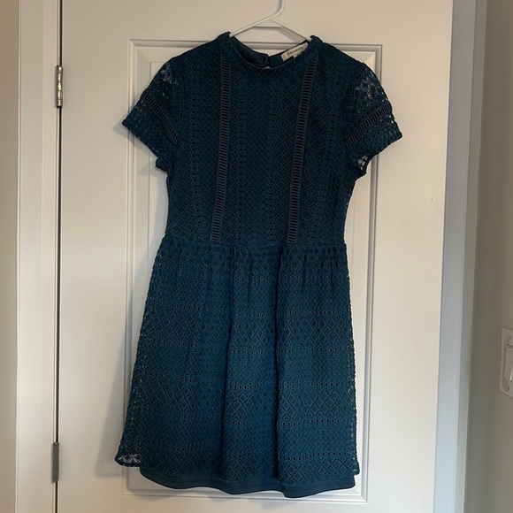 Francesca’s Dress - Picture 3 of 4